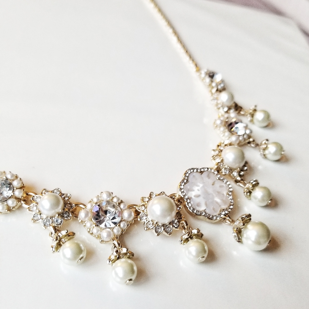 NWOT MARCHESA CRYSTAL & PEARL NECKLACE